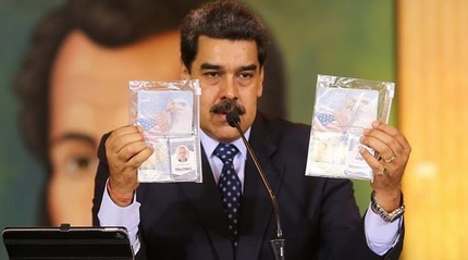 Nicolas Maduro showing PP of captured americans