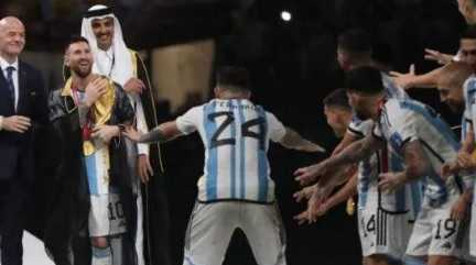 Lionel Messi, Tamim bin Hamad Al Thani n Gianni Infantino in FIFA trophy presentation