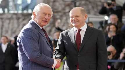 Olaf Scholz welcomes Charles III