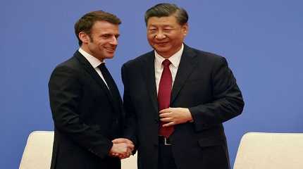 Emmanuel Macron and Xi Jinping