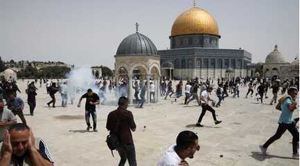 Israeli army attack Aqsa