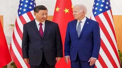 Joe Biden meets with Xi Jinping.