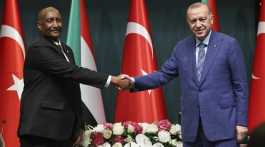  Recep Tayyip Erdogan n Abdel Fattah al-Burhan