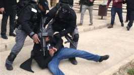  israeli soldiers attack inside Aqsa mosque