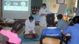 Chinese doctor demonstrates cardiopulmonary resuscitation skills to students