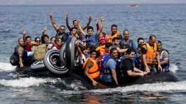 Syrian refugees on boat