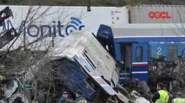 train collision in Greece