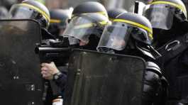 Frence riot police.